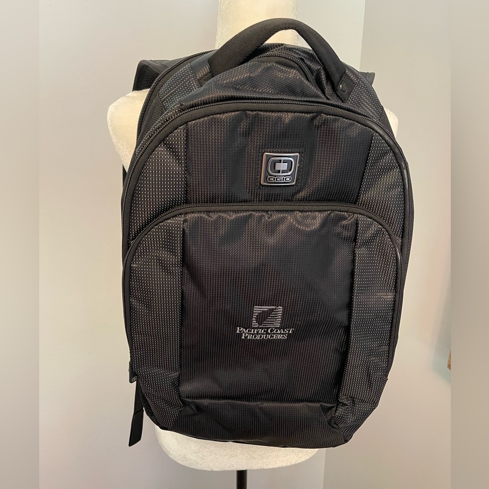 OGIO Laptop Backpack
17”x12” Black